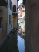 Un canal ! Un !